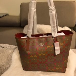 Coach rainbow signature city tote